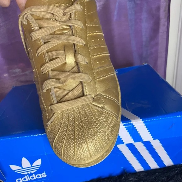 Adidas - Picture 4 of 5